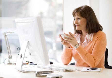 women on computer