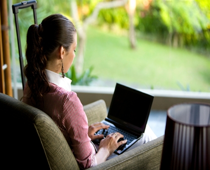 women on laptop